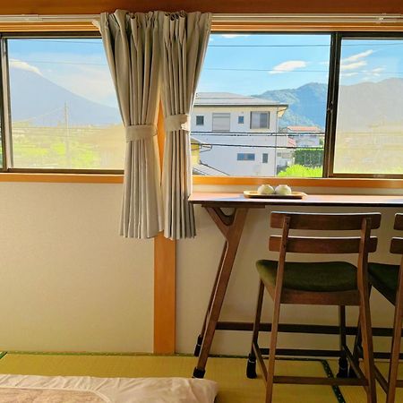 富士山を眺められる宿 ゲストハウス花水木 Nishikatsura ภายนอก รูปภาพ
